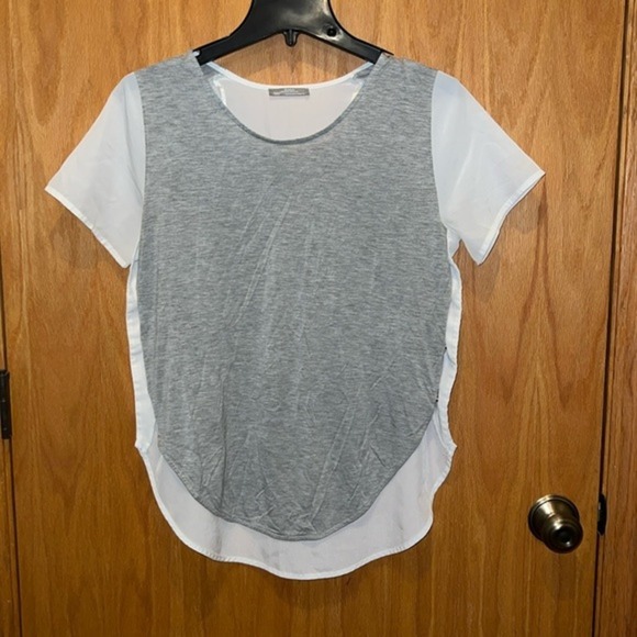 Zara‎ Woman WIDE PEOPLE COLLECTION Gray White Short Sleeve Top Size Med - Picture 1 of 8